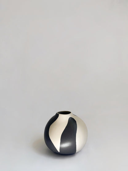 Sphere Vase | Handcrafted Ceramics - Harmonie Workshop